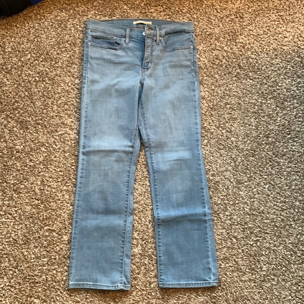 Levi 314 Shaping Straight Jeans
